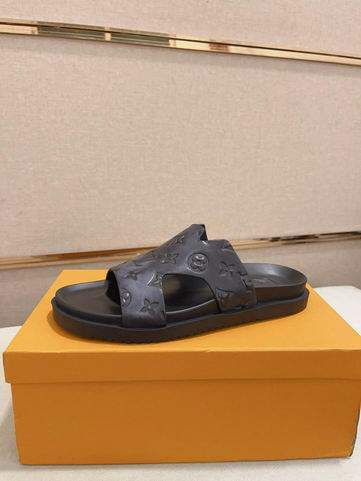 Picture of Louis Vuitton Slippers _SKULVsz38-46hnh03081043